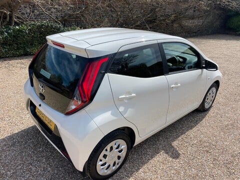 Toyota Aygo 1.0 VVT-i x-play x-shift Euro 6 5dr (Safety Sense) 18