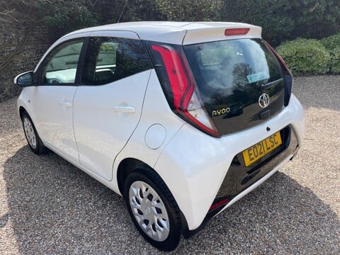 Toyota Aygo 1.0 VVT-i x-play x-shift Euro 6 5dr (Safety Sense) 11