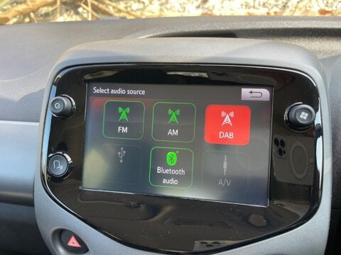 Toyota Aygo 1.0 VVT-i x-play x-shift Euro 6 5dr (Safety Sense) 34