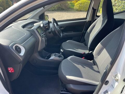 Toyota Aygo 1.0 VVT-i x-play x-shift Euro 6 5dr (Safety Sense) 50