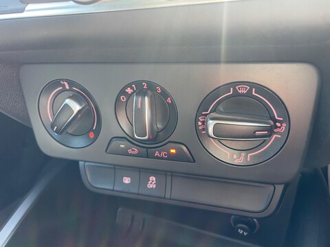 Audi A1 1.0 TFSI Sport Euro 6 (s/s) 3dr 32