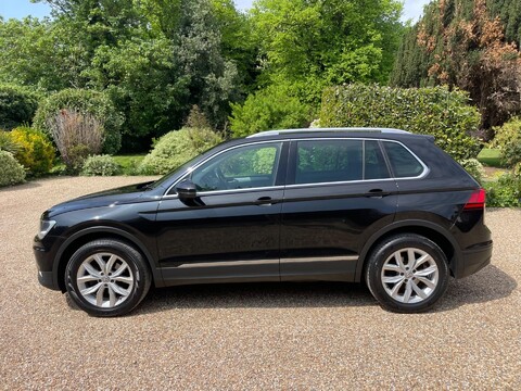Volkswagen Tiguan 2.0 TDI BlueMotion Tech SE Navigation DSG 4Motion Euro 6 (s/s) 5dr 8