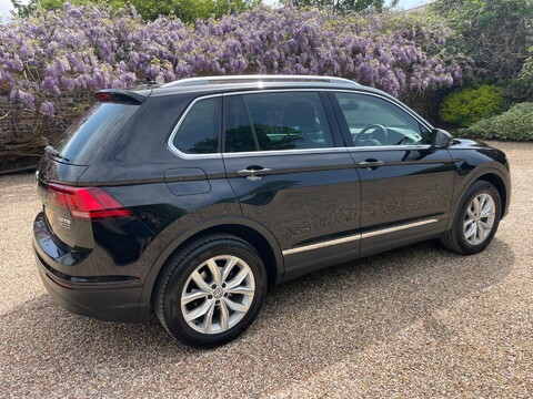 Volkswagen Tiguan 2.0 TDI BlueMotion Tech SE Navigation DSG 4Motion Euro 6 (s/s) 5dr 17