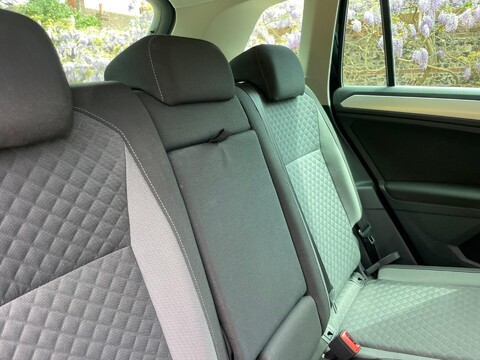 Volkswagen Tiguan 2.0 TDI BlueMotion Tech SE Navigation DSG 4Motion Euro 6 (s/s) 5dr 76