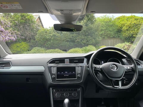 Volkswagen Tiguan 2.0 TDI BlueMotion Tech SE Navigation DSG 4Motion Euro 6 (s/s) 5dr 31