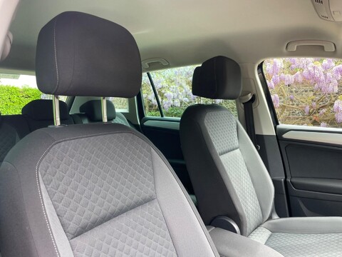 Volkswagen Tiguan 2.0 TDI BlueMotion Tech SE Navigation DSG 4Motion Euro 6 (s/s) 5dr 60