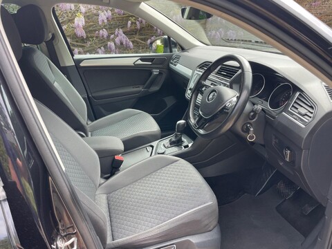 Volkswagen Tiguan 2.0 TDI BlueMotion Tech SE Navigation DSG 4Motion Euro 6 (s/s) 5dr 29
