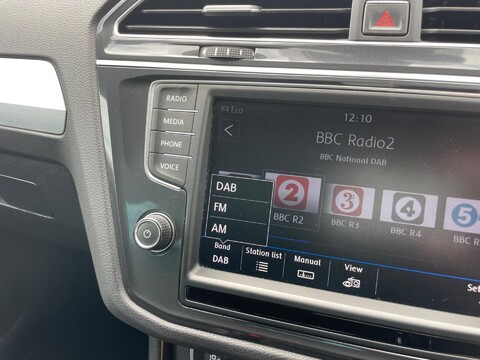 Volkswagen Tiguan 2.0 TDI BlueMotion Tech SE Navigation DSG 4Motion Euro 6 (s/s) 5dr 45