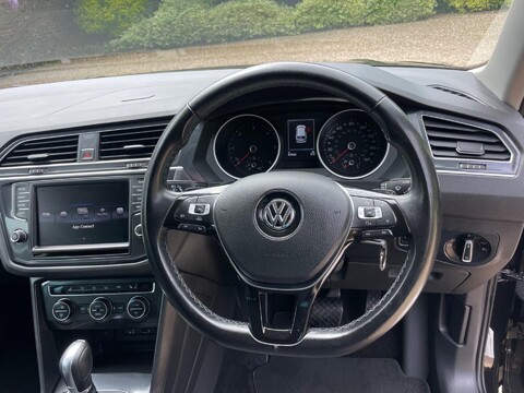 Volkswagen Tiguan 2.0 TDI BlueMotion Tech SE Navigation DSG 4Motion Euro 6 (s/s) 5dr 53