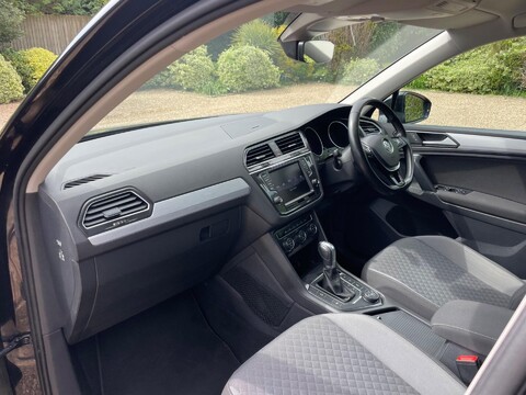 Volkswagen Tiguan 2.0 TDI BlueMotion Tech SE Navigation DSG 4Motion Euro 6 (s/s) 5dr 65