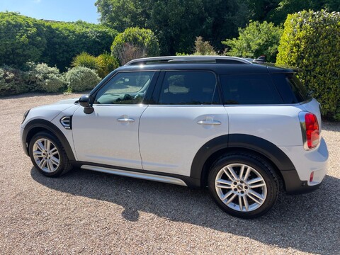 Mini Countryman 1.5 Cooper Exclusive Euro 6 (s/s) 5dr 9