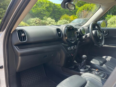 Mini Countryman 1.5 Cooper Exclusive Euro 6 (s/s) 5dr 55
