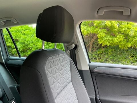 Volkswagen Tiguan 1.5 TSI Life DSG Euro 6 (s/s) 5dr 25