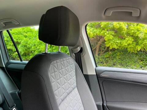 Volkswagen Tiguan 1.5 TSI Life DSG Euro 6 (s/s) 5dr 26