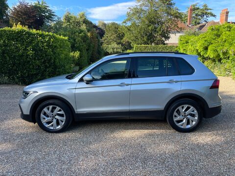 Volkswagen Tiguan 1.5 TSI Life DSG Euro 6 (s/s) 5dr 8