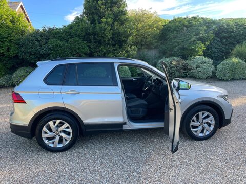 Volkswagen Tiguan 1.5 TSI Life DSG Euro 6 (s/s) 5dr 16