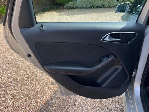 Mercedes-Benz B Class 2.1 B200d AMG Line (Premium Plus) 7G-DCT Euro 6 (s/s) 5dr 72