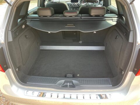Mercedes-Benz B Class 2.1 B200d AMG Line (Premium Plus) 7G-DCT Euro 6 (s/s) 5dr 75