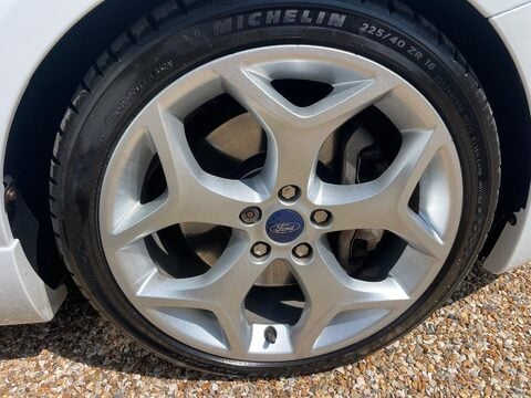 Ford Focus 2.5 SIV ST-3 3dr 29