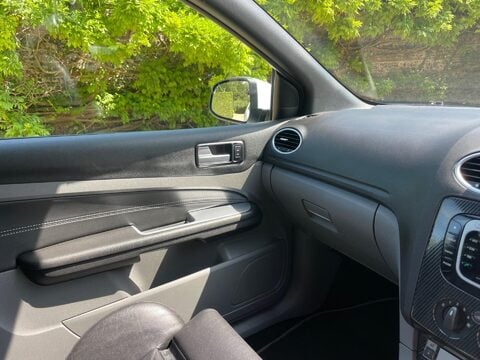 Ford Focus 2.5 SIV ST-3 3dr 38