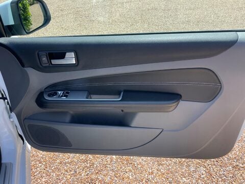 Ford Focus 2.5 SIV ST-3 3dr 57