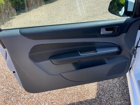 Ford Focus 2.5 SIV ST-3 3dr 58