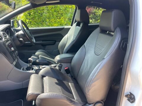 Ford Focus 2.5 SIV ST-3 3dr 59