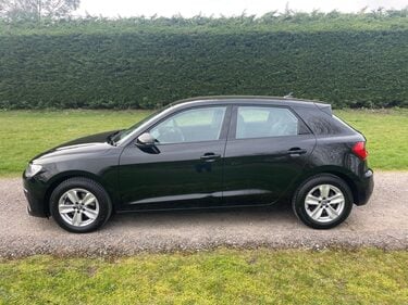 Audi A1 1.0 TFSI 30 Technik Sportback S Tronic Euro 6 (s/s) 5dr 3