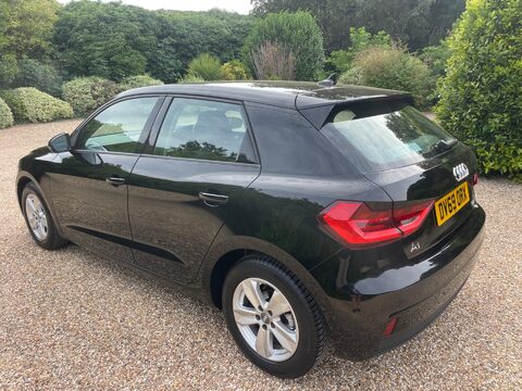 Audi A1 1.0 TFSI 30 Technik Sportback S Tronic Euro 6 (s/s) 5dr 9