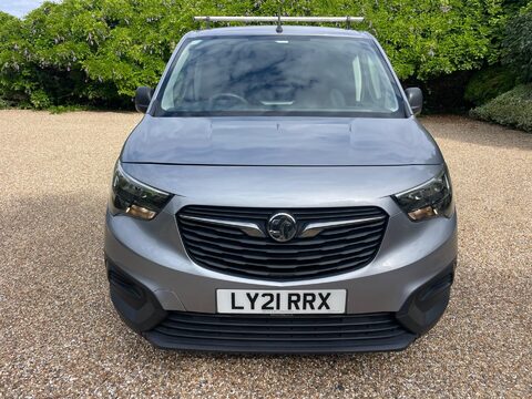 Vauxhall Combo 1.5 Turbo D 2300 Dynamic L2 H1 Euro 6 4dr 3