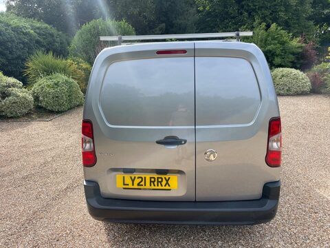 Vauxhall Combo 1.5 Turbo D 2300 Dynamic L2 H1 Euro 6 4dr 7