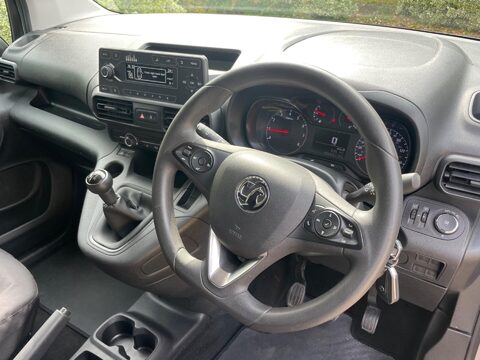 Vauxhall Combo 1.5 Turbo D 2300 Dynamic L2 H1 Euro 6 4dr 13