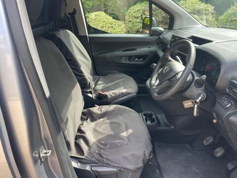 Vauxhall Combo 1.5 Turbo D 2300 Dynamic L2 H1 Euro 6 4dr 12