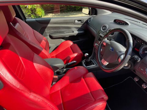 Ford Focus 2.5 SIV ST-500 3dr 26