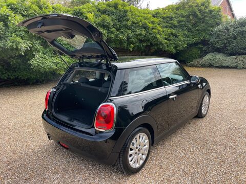 Mini Hatch 1.5 Cooper Hatchback 3dr Petrol Auto Euro 6 (s/s) (136 ps) 18