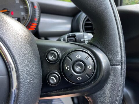 Mini Hatch 1.5 Cooper Hatchback 3dr Petrol Auto Euro 6 (s/s) (136 ps) 48