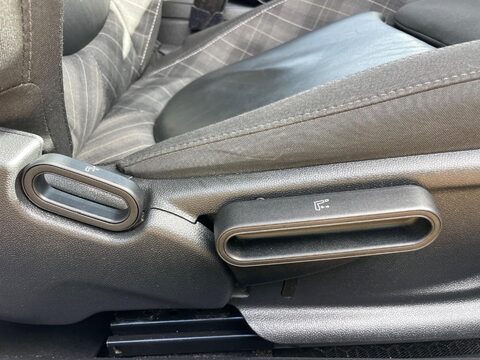 Mini Hatch 1.5 Cooper Hatchback 3dr Petrol Auto Euro 6 (s/s) (136 ps) 54