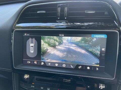Jaguar F-Pace 3.0 D300 V6 S SUV 5dr Diesel Auto AWD Euro 6 (s/s) (300 ps) 19
