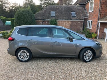 Vauxhall Zafira 1.6 CDTi ecoTEC Tech Line Nav MPV 5dr Diesel Manual Euro 6 (s/s) (134 ps) 2