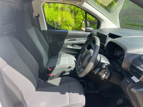 Toyota Proace City 1.5 BlueHDi Active Short Panel Van SWB Euro 6 5dr 27