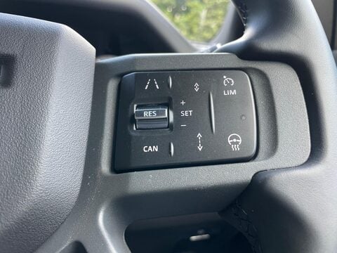 Land Rover Defender 3.0 D300 MHEV X-Dynamic HSE SUV 5dr Diesel Auto 4WD Euro 6 (s/s) (300 ps) 12