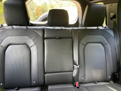 Land Rover Defender 3.0 D300 MHEV X-Dynamic HSE SUV 5dr Diesel Auto 4WD Euro 6 (s/s) (300 ps) 14
