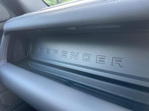 Land Rover Defender 3.0 D300 MHEV X-Dynamic HSE SUV 5dr Diesel Auto 4WD Euro 6 (s/s) (300 ps) 49