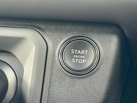 Land Rover Defender 3.0 D300 MHEV X-Dynamic HSE SUV 5dr Diesel Auto 4WD Euro 6 (s/s) (300 ps) 22