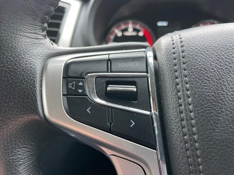 Mitsubishi L200 2.2 DI-D DC Warrior Pickup Double Cab 4dr Diesel Manual 4WD Euro 6 (s/s) (1 34