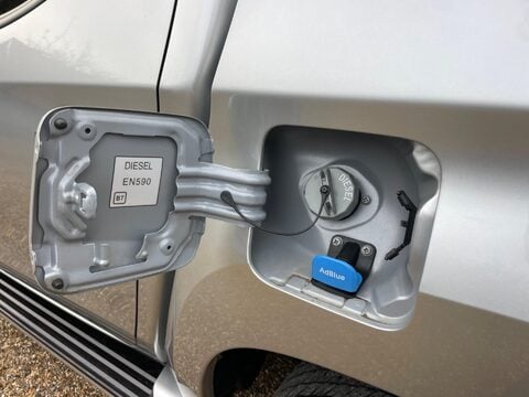 Mitsubishi L200 2.2 DI-D DC Warrior Pickup Double Cab 4dr Diesel Manual 4WD Euro 6 (s/s) (1 7