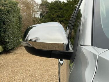 Mitsubishi L200 2.2 DI-D DC Warrior Pickup Double Cab 4dr Diesel Manual 4WD Euro 6 (s/s) (1 3