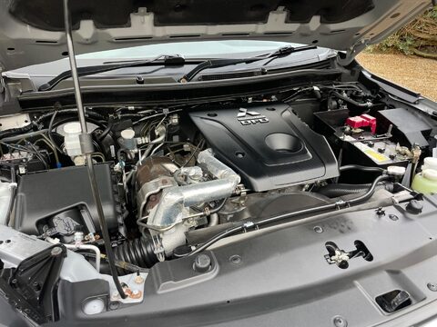 Mitsubishi L200 2.2 DI-D DC Warrior Pickup Double Cab 4dr Diesel Manual 4WD Euro 6 (s/s) (1 61