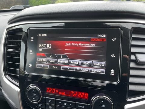 Mitsubishi L200 2.2 DI-D DC Warrior Pickup Double Cab 4dr Diesel Manual 4WD Euro 6 (s/s) (1 32