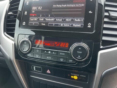 Mitsubishi L200 2.2 DI-D DC Warrior Pickup Double Cab 4dr Diesel Manual 4WD Euro 6 (s/s) (1 25